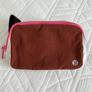 Lululemon Everywhere Belt Bag